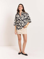 Load image into Gallery viewer, Tropical Printed Pullover
